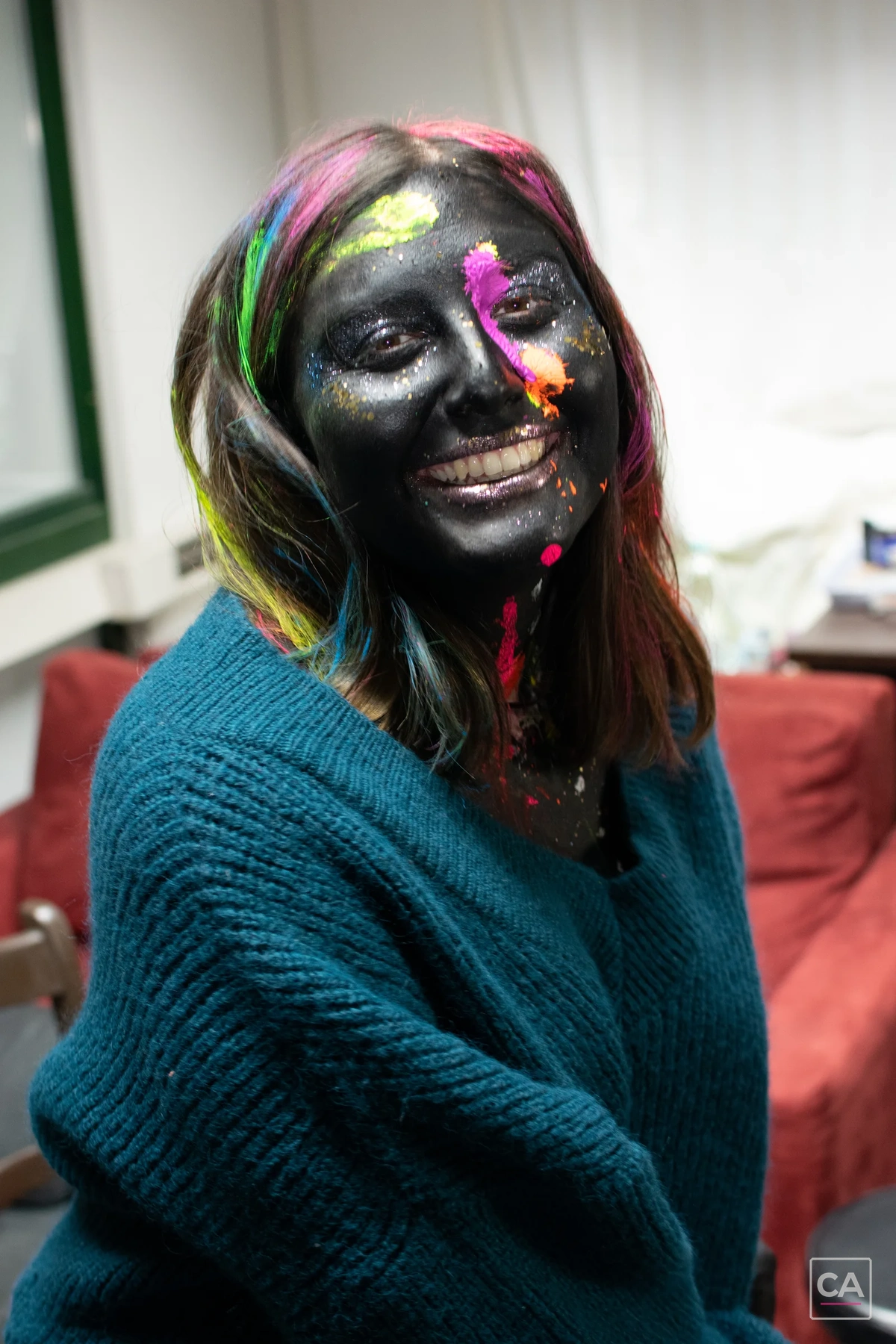 Vorbereitung eines farbigen Bodypaintings